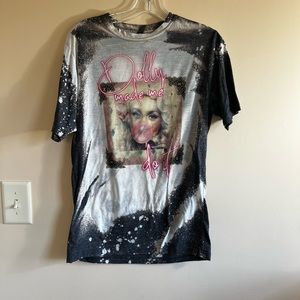 Dolly Parton soft shirt size small